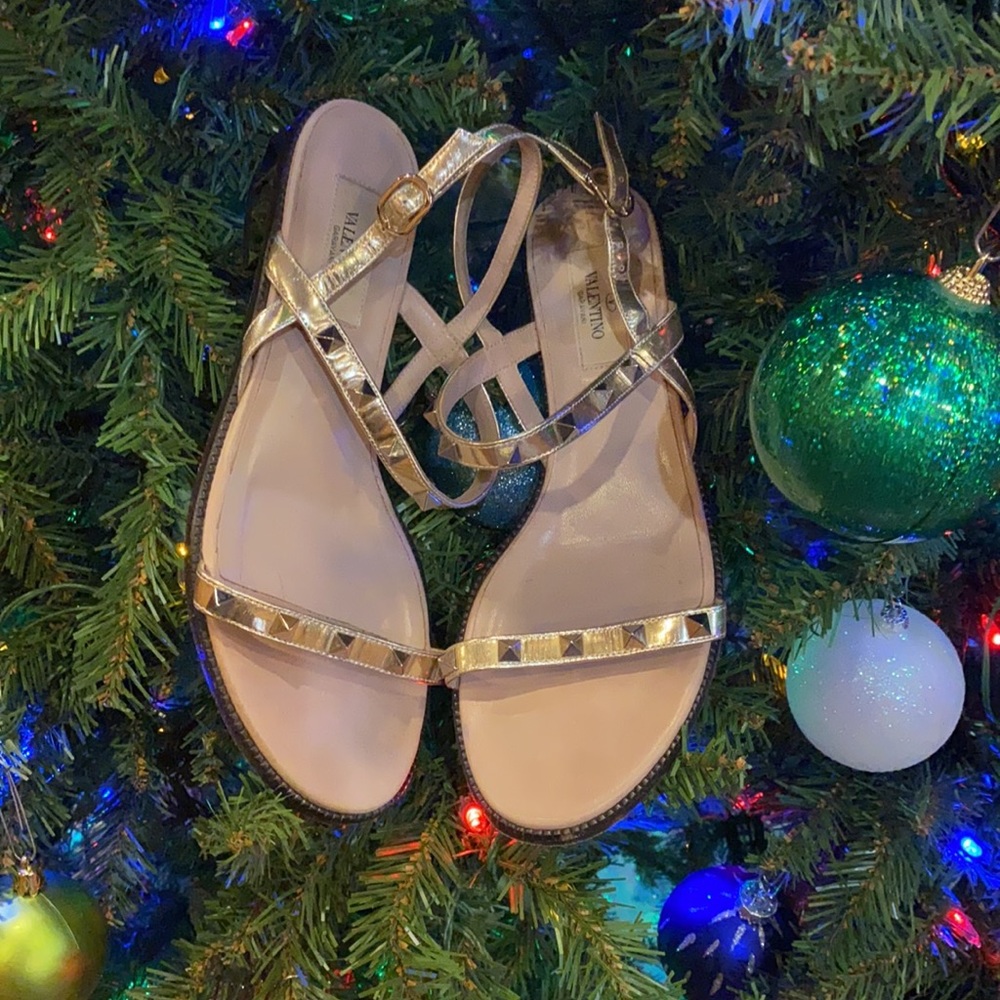 Authentic Valentino rockstud heels size 8.5